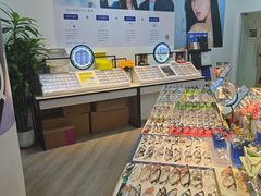 -天空之镜眼镜店蔡司依视路配镜授权零售店(望京颐堤港店)