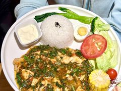 -月亮眼花园餐厅书吧酒吧