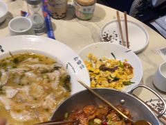 -渔语鱼酸菜鱼新川菜(来福士店)