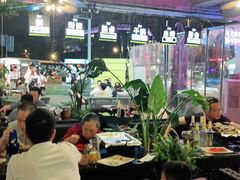 大堂-何师烧烤·香辣蟹·川菜·30年老品牌(太古里旗舰店)
