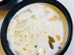 -志龙皇冠吃货椰子铺