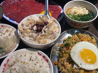 米饭狂热爱好者 之前在上海吃过的火锅店终于开到金华了