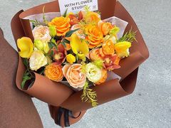 -何兮花店·气球派对鲜花店(马桥银春路万科城店)