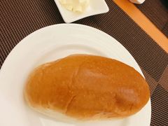 餐前面包加黄油-红房子西菜馆(淮海中路店)