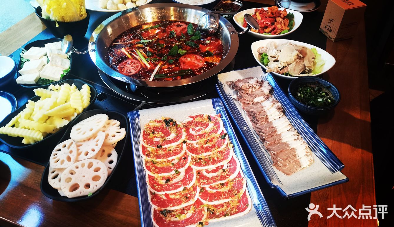 香照园金三罐老抎酸菜牛肉火锅