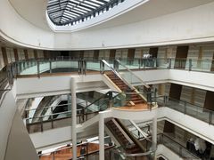 -上海滴水湖皇冠假日酒店