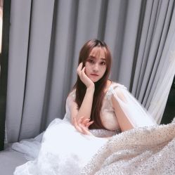 -艾米丽婚纱礼服