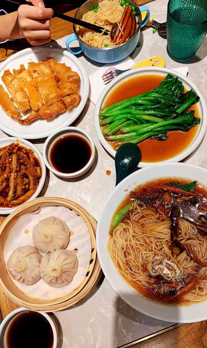 松鹤楼面馆(浦东嘉里城店)-"[薄荷]环境:优雅环境不错,很舒适,干净.