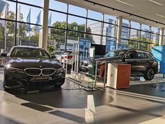 -上海宝信宝马4S店