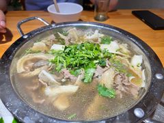 -大众跷脚牛肉馆·非遗传承单位(峨眉山店)
