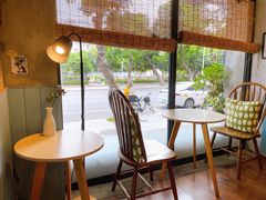 靠窗位-251#coffee roasters(沿河东路店)