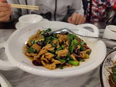 宣威小炒肉-蔼若春.传承三十年云南菜(金碧公园店)