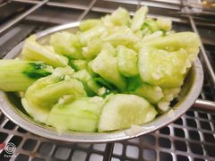 拍黄瓜-内蒙古海拉尔烤羊腿·烤全羊·烧烤