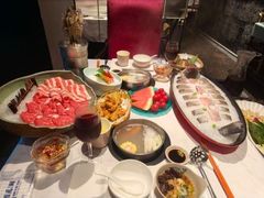 -泓炙颐凤鲜海鲜火锅料理(桐乡店)