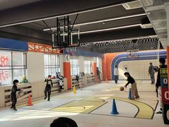 -悦动体能篮球羽毛球网球(三里河店)