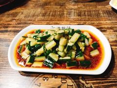 蒜片乳瓜-袁小二大东北铁锅炖(吉祥村总部)