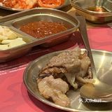 排队也要吃的烤肉[调皮]