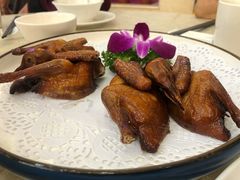 生炸妙龄鸽-轩记海鲜餐厅·四十五年老字号·经典粤菜(西区彩虹店)