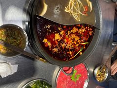-鹿鸣山草本茶香火锅(园西路店)