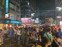-六合夜市