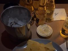 -FOUR PLAY BAR