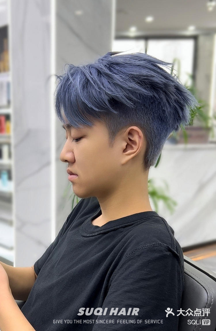 20:49 关注 蓝紫色 好不好看的,就是喜欢造,突然想做一件事染个头发