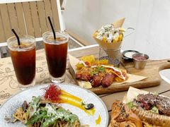 -Mark&Mars Restaurant