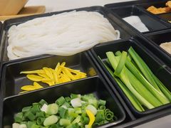 -新世界·过桥米线宴