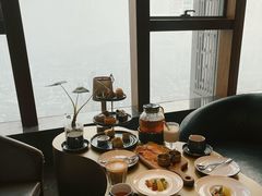 靠窗位-泉客厅LAPUTA·天空之城