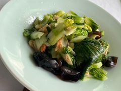 青菜豆皮炒虾米-野蔓果·山野菜(西湖景区·龙井茶田店)