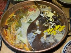 -洱火云南酸菜牛肉火锅(石景山当代商城店)
