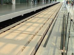 -龙阳路磁悬浮列车总站-停车场