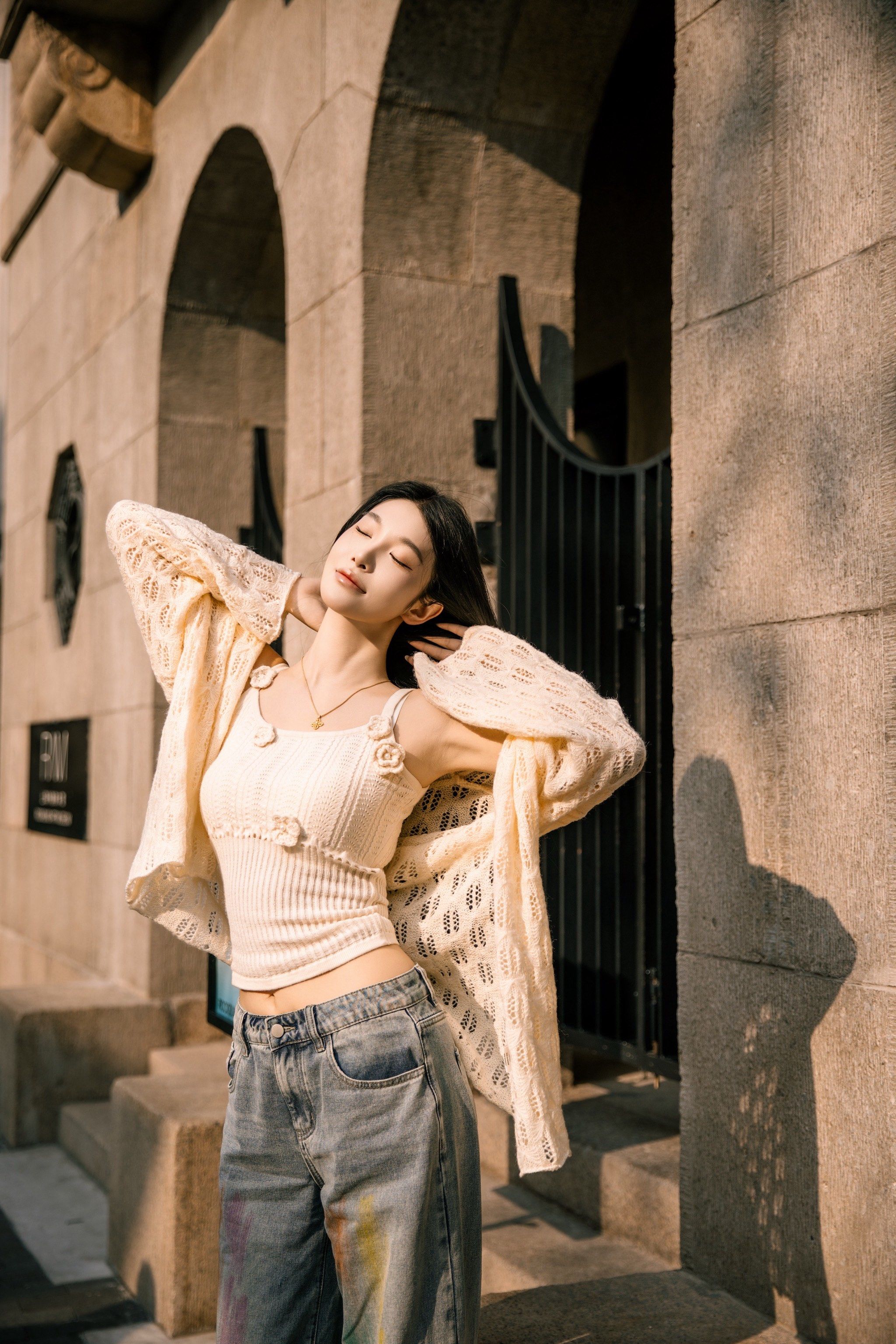 分享几组简单易学的拍照姿势