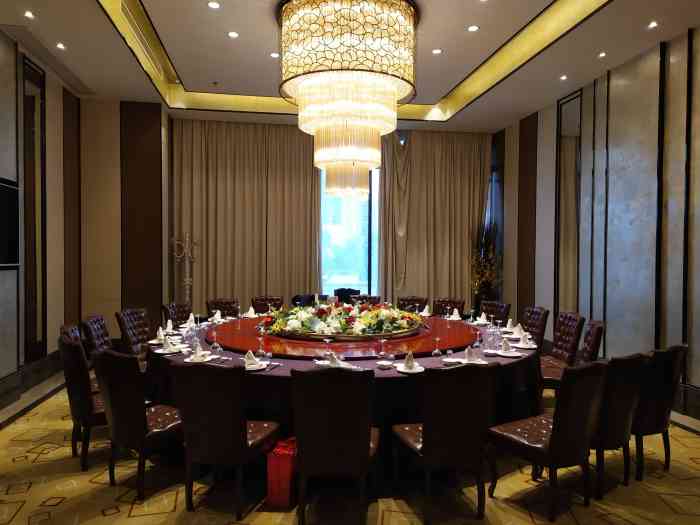 富黎华海鲜大酒楼(金山店)-"喜欢99他们家的脆皮烤鸭 海鲜很鲜美,.