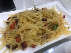 酸辣土豆丝-辣四方新派川菜