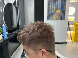 -U·NI SALON 造型