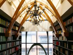 -钟书阁(松江泰晤士小镇店)