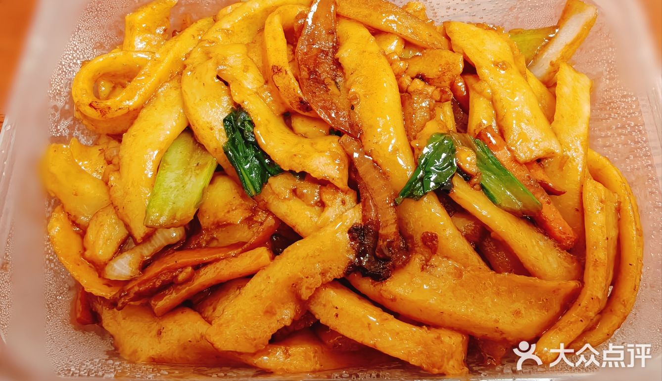 今日份外卖：肉丝炒刀削面