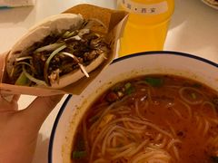 -烤鸭肉夹馍鸭汤店