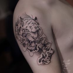 -见雾TATTOO STUDIO