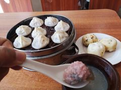 -老字号眼镜子煎包汤包店