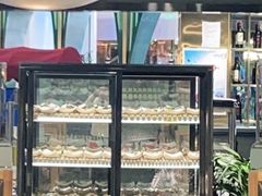 面包甜点陈列柜-圣罗巴海鲜自助(黑金店)