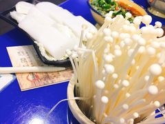 -马路边边·成都串串(翠柏路店)
