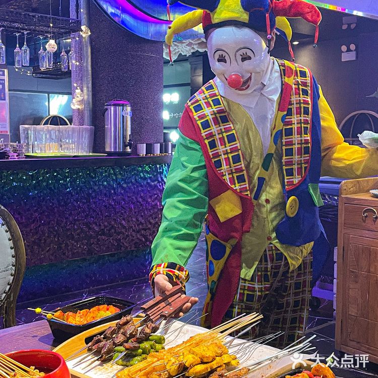 他家的甜品也不戳，hin解辣～一边听歌，一边看下雪