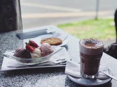 -12 Rocks Beach Bar Cafe