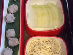 -醉董牛川派鲜肉自选火锅(烟台店)