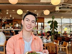 -ROAST coffee & eatery