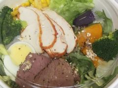 招牌牛肉鸡胸双拼沙拉-食野SAYYEAH创意轻食(陈家祠店)