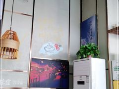 大堂-挂雪铁锅炖大鹅