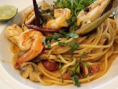 -Chom Cafe and Restaurant